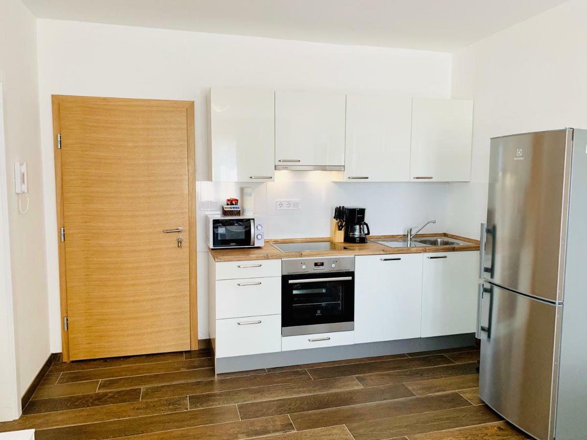 La 2 Apartment *